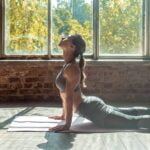 Yoga Vinyasa: Reduce la rigidez articular con esta práctica